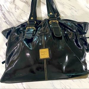 Patent leather Dooney & Bourke satchel in amazing condition!